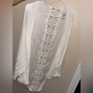 Elegant White Lace Trim Kimono